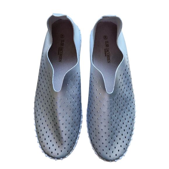 Ilse Jacobsen NWOB Tulip Slip Ons Shoes Sneakers Flats Silver Size 40 - Picture 3 of 9